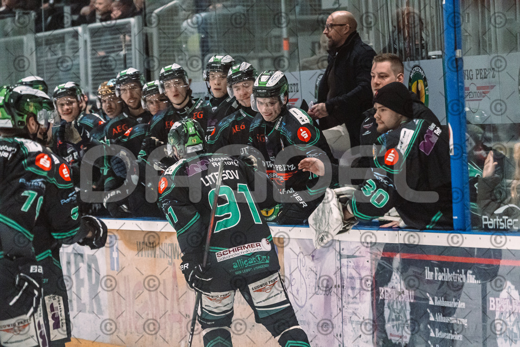 Alligators_vs_Erding_12_12_2025-104 | Höchstadt Alligators Fotogalerie: Eishockey-Action aus Franken. Professionelle Spielfotos, Portraits & Stadionbilder zum Download. Jetzt entdecken! - Realized with Pictrs.com
