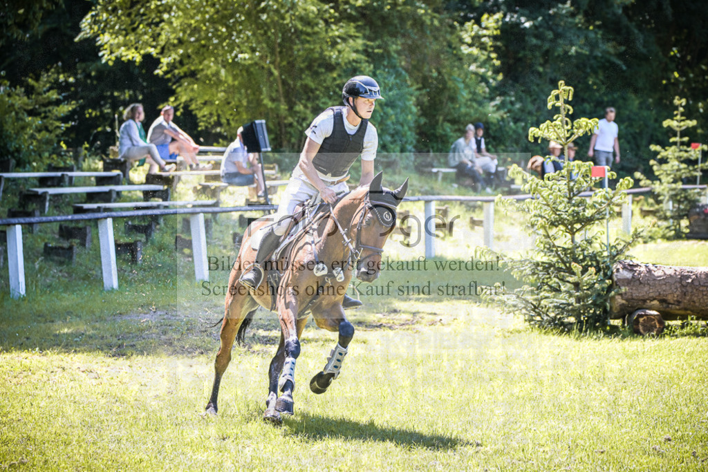DOS_2284 | Entdecke hochwertige Reitturnierfotos von Foto Oger. Professionell, emotional und authentisch – jetzt Lieblingsmomente im Shop bestellen.Deutschlandweite Turnierfotografie. - Realized with Pictrs.com
