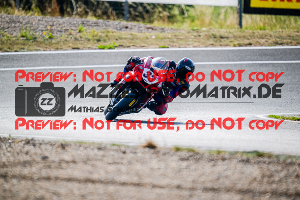 MaZZes_FotoMatrix_220722_0053 | PRO SUPERSTOCK