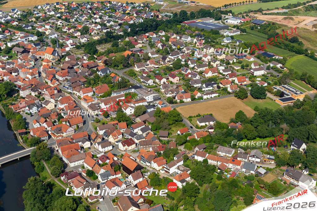 Das Luftbild der Stadt Marktzeuln wurde 2021 vom Flugzeug heraus erstellt (keine Drohne) Aufnahmehöhe ca.450 Meter- hohe Bildauflösung und Druck-Qualität garantiert!