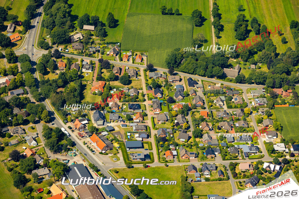 Aktuelles Luftbild von  Burweg - Die Luftaufnahme wurde 2022 mittels UL-Flugzeug erstellt ( keine Drohne ) - hochauflösende Kamera-Systeme von  Canon -Beste Qualität - Für grossformatige Ausdrucke geeignet. Die Geschenkidee !