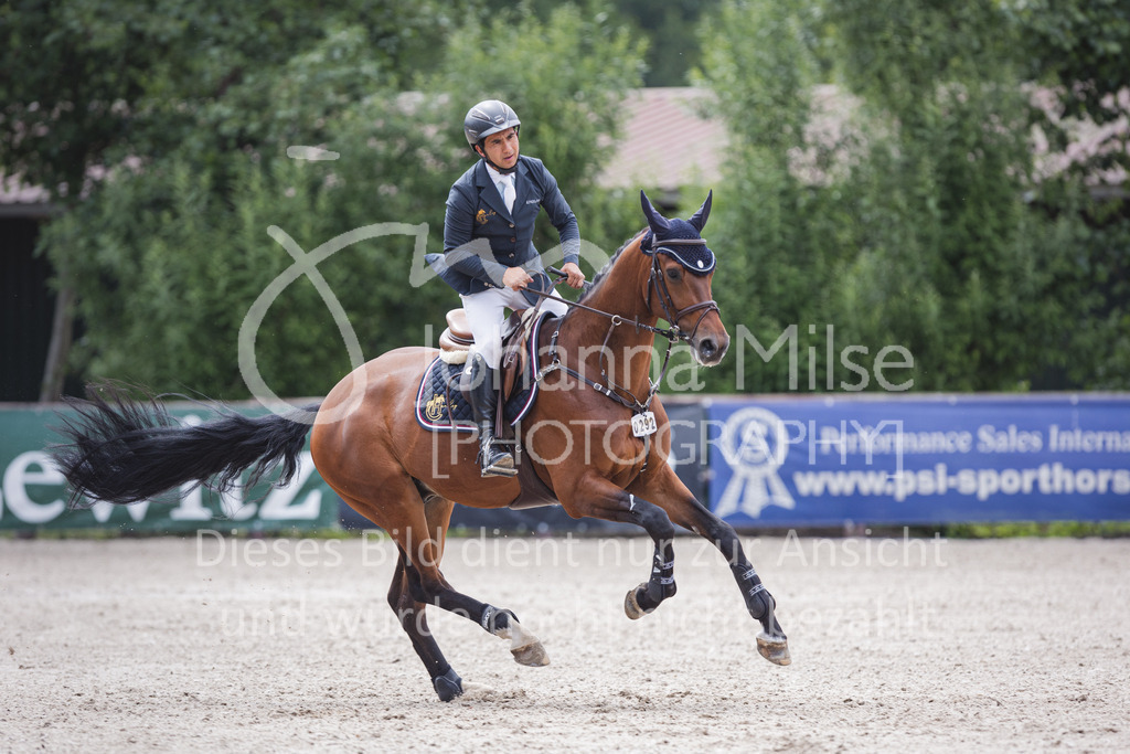 220614_Mühlen_SprPfM-638 | Late Entry Mühlen
Springprüfung Kl.M* 6-8j. Pferde gl. Einlaufprüfung für 6j. Pferde
14.06.2022