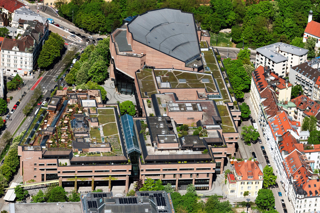 dr__0064084.jpg | MüNCHEN 29.04.2025 Bürogebäude des Verwaltungs- und Geschäftshauses " Gasteig " an der Rosenheimer Straße im Ortsteil Au-Haidhausen in München im Bundesland Bayern, Deutschland. // Office building " Gasteig " on street Rosenheimer Strasse in the district Au-Haidhausen in Munich in the state Bavaria, Germany. Foto: Daniel Reiter