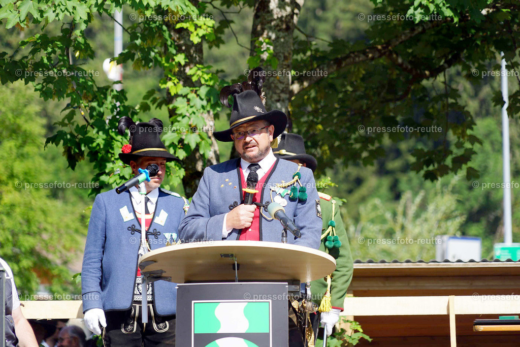 b-news-2023-Juli23-Regimentsschuetzenfest2-Steeg-EHRUNGEN-DSC07122 | Info aus dem Bezirk Reutte/Ausserfern Tirol sowie eine umfangreiche Bilddatenbank über die gesamte Region: Lechtal, Talkessel Reutte, Tannheimertal, Zwischentoren. Lech, Plansee, Zugspitze, Grenztunnel, B179, Fernpassstraße, Verkehr, Lawinen, Tradition, - Realisiert mit Pictrs.com