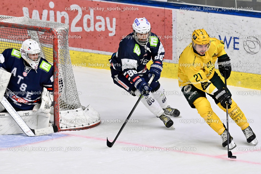 ATSE Graz vs. EHC Lustenau | #21 Haberl Lucas EHC Lustenau, #86 De Pauli Florian ATSE Graz, #32 Zeugswetter Florian ATSE Graz, ATSE Graz vs. EHC Lustenau, ATSE Graz vs. EHC Lustenau am 14.02.2026 in Graz (Merkur Eishalle ), Austria, (Photo by Bernd Stefan)