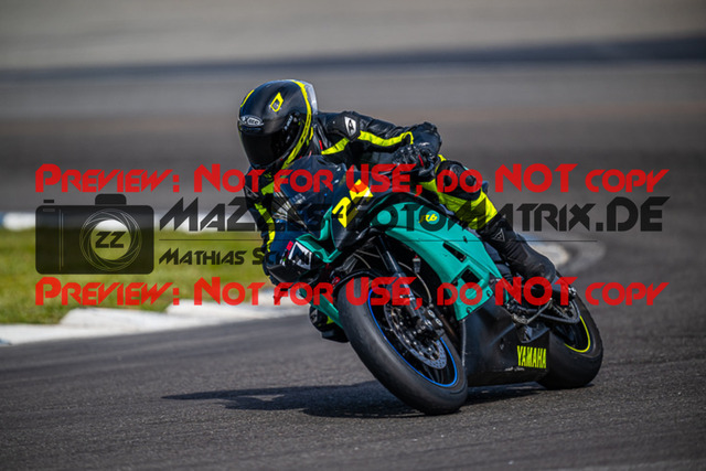 MaZZes_FotoMatrix_230410_8014 | ROT