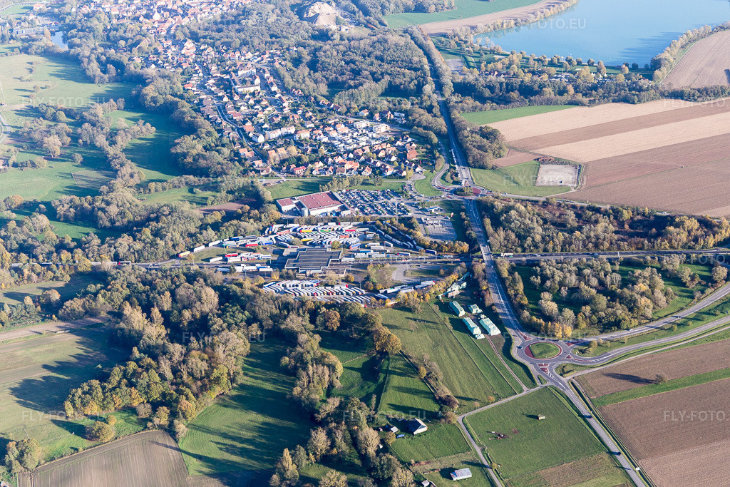 Vue aérienne: Vue de la ville à Lauterbourg dans le département Bas Rhin, France. Photo: IMG_104384.jpg prise le 31/10/2017 par Werner Riehm/FLY-FOTO.euRésolution de l'original: 5472 x 3648 px