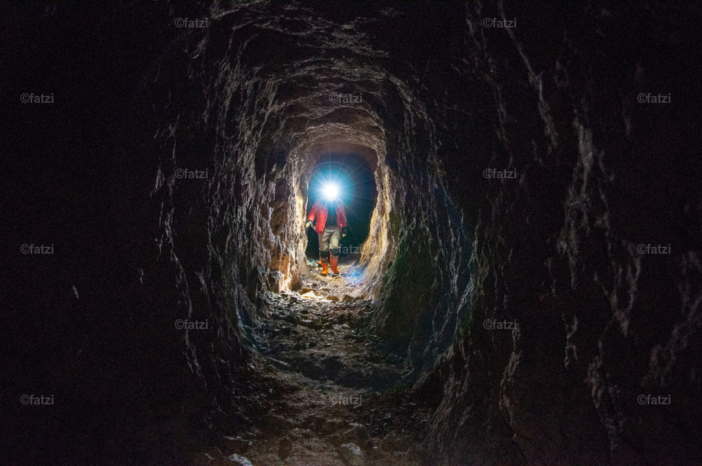 Kassl Stefanie Stollentour Dez21_170450 | Fatzi Bilder-Archiv! 
Die Bilder sind für private Nutzung lizenzfrei. Die kommerzielle Nutzung ist möglich und erwünscht, jedoch bitte ich um vorherige Kontaktaufnahme per E-Mail (info@fatzi.at) oder unter +43 650 7828269 - Realisiert mit Pictrs.com