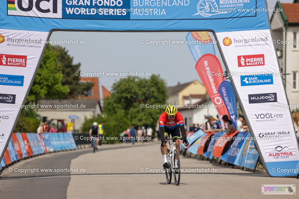 VJ__9449 | Neusiedlersee Radmarathon 2026@sportshot_your_pictrs #yourpictures#roadtowm2029 #nrm #neusiedlerseeradmarathon #neusiedlersee #neusiedlerseetourismus #burgenland #mörbisch #nrm26 #burgenlandtourismus #voglundco #poweredbyburgenlandtourismus #radsport #rad #marathon #ucigranfondo #visitburgenland #ucigranfondoworldseries