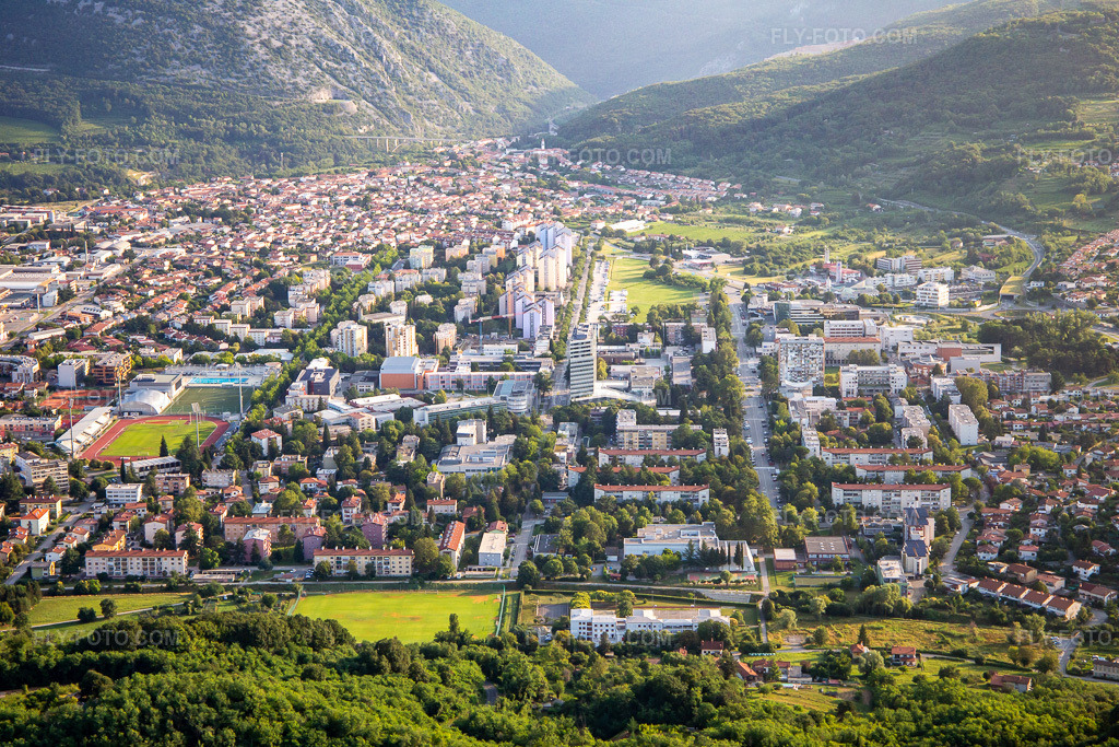 Aerial view: View of the town in Nova Gorica in the state Slovenia, Slovenia. – Photo: IMG_137620.jpg taken on 07/16/2023 by Werner Riehm/FLY-FOTO.com – Resolution of the original: 5472 x 3648 px