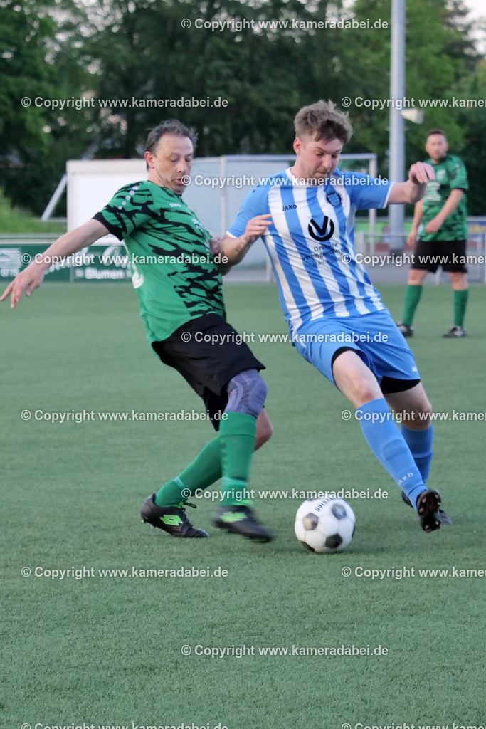 Fußball Kreispokal 25/26 Ü 32 : Spiel um Platz 3 : SV 08/29 Friedrichsfeld - SV Ringenberg AH  2 : 1 | Fußball Kreispokal 25/26 Ü 32 : Spiel um Platz 3 : SV 08/29 Friedrichsfeld - SV Ringenberg AH  2 : 1Spielort : Voerde Friedrichsfeld - Realisiert mit Pictrs.com