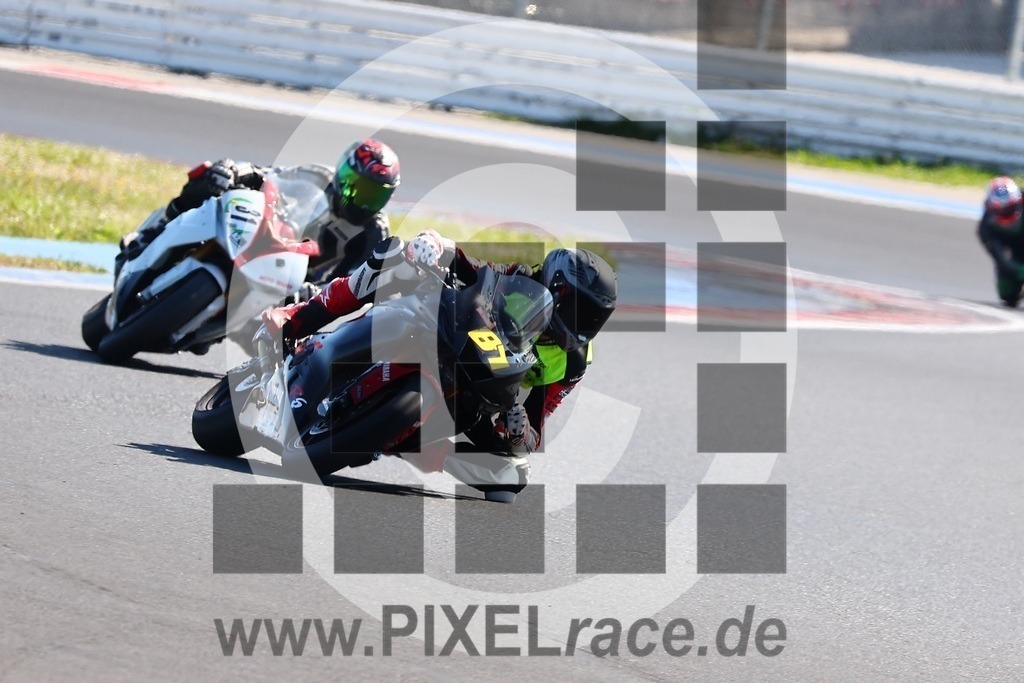 0087-20260404_07207 | Schöne Erinnerungen an spannende Momente - das festzuhalten ist unser Job. PIXELrace.de ist seit 2003 auf den Rennstrecken Europas unterwegs um die Action draußen beim Fahren und die wunderbare Stimmung imm Fahrerlager für euch einzufangen.