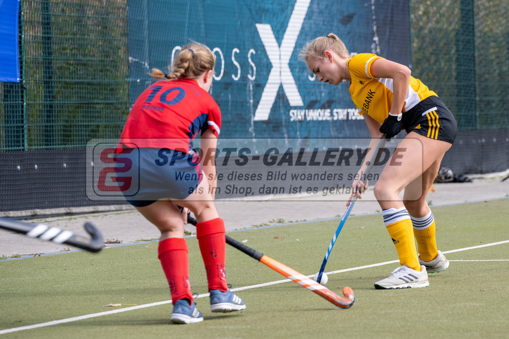 SFE_20231021_0093 | Deutsche Meisterschaft Weibliche U16 Halbfinale Düsseldorfer HC - Harvestehuder THC am 21.10.2023 in Köln (Düsseldorfer Hockeyclub 1905 e.V.), Photo: Stephan Fehrmann 2023 (Sports-Gallery)