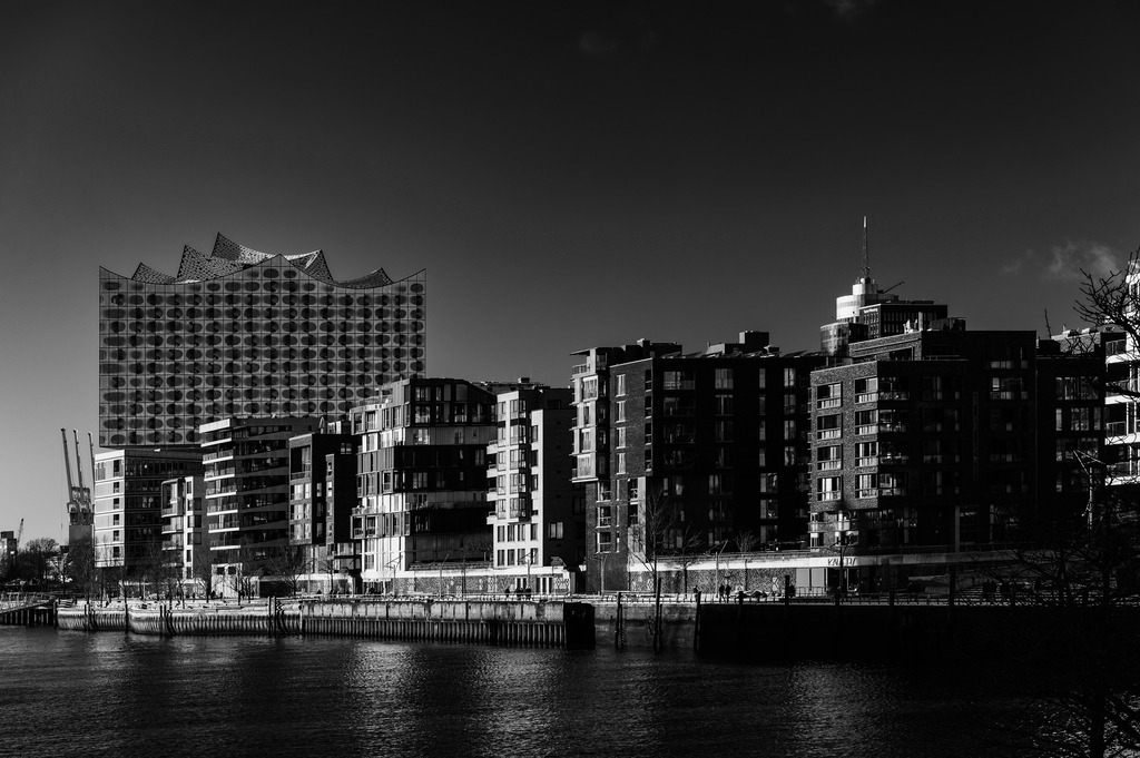 2024_01_18_HH-HAFENCITY_MCP6255 sw_01 | Hochwertig gedruckte Fotografien für die Wand, als Kalender und zum Verschenken. Hamburg & Norddeutschland und überall wo ich mit der Kamera unterwegs war.