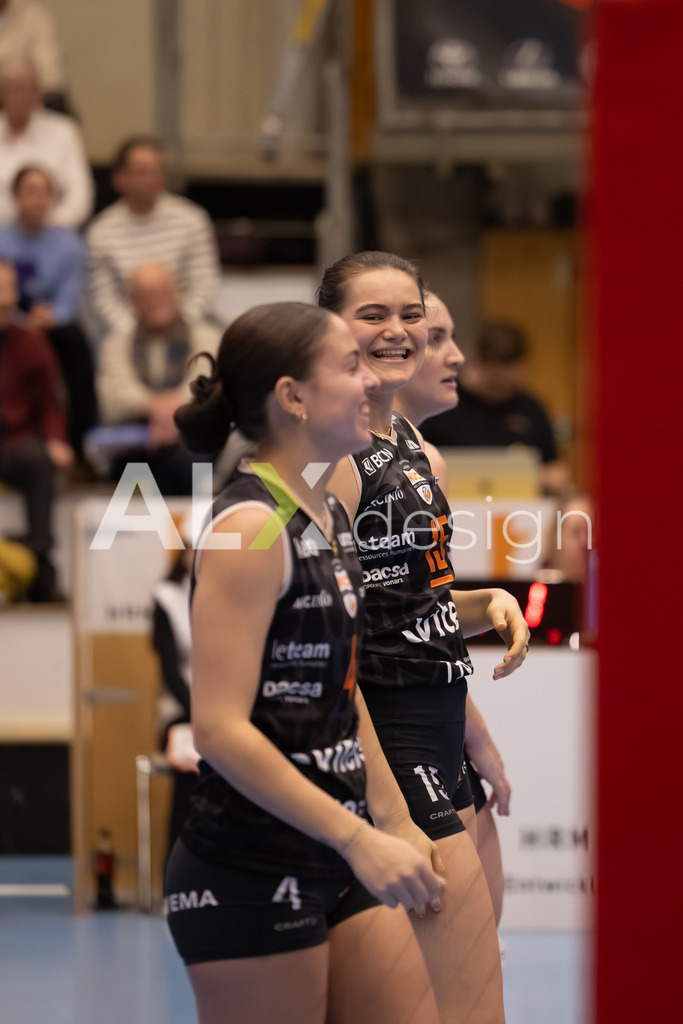 Volleyball I Frauen I Saison 2025-2026 I Volleyball NLA | Women I Round 16 I VC Kanti Schaffhausen - Viteos NUC I 31.01.2026 | 15 Von Micheli Alix (CH) (Viteos NUC) – Mittelblock - Realisiert mit Pictrs.com