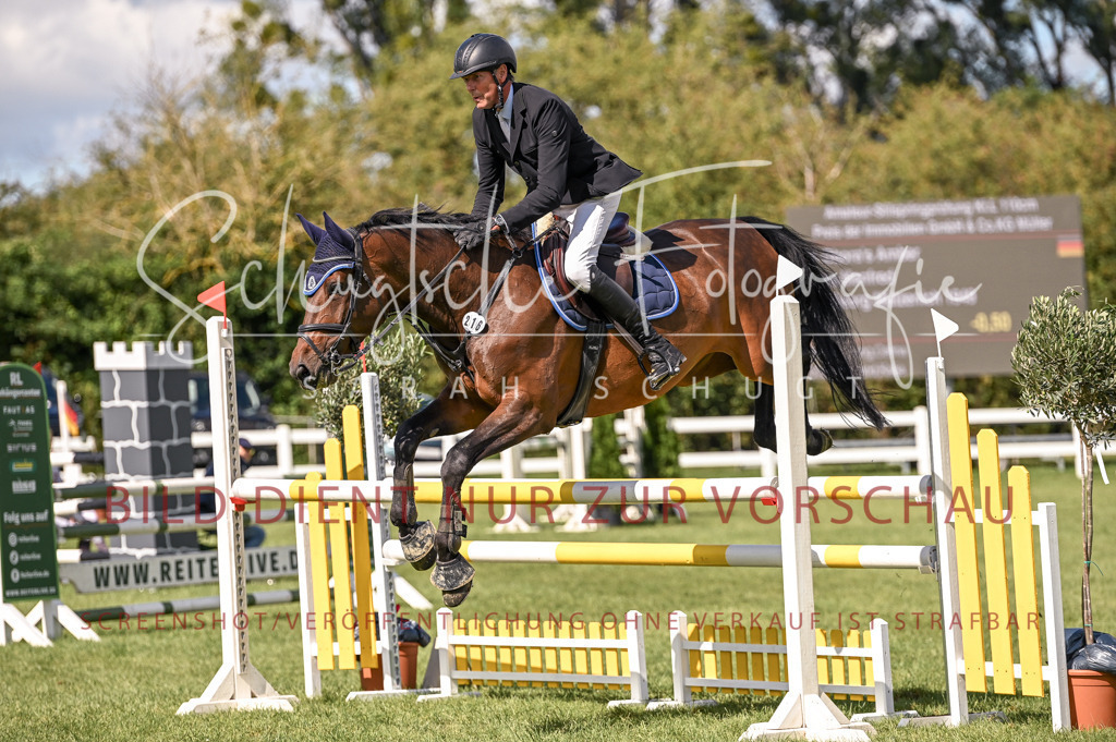 Schugtsche-Düren.2024-08.Amat.Springprf.L-67 | Schugtsche Fotografie - Realisiert mit Pictrs.com