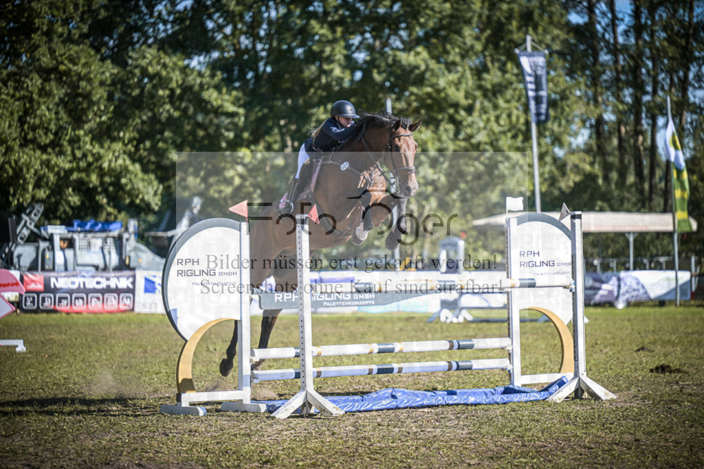 DOS_0452 | Entdecke hochwertige Reitturnierfotos von Foto Oger. Professionell, emotional und authentisch – jetzt Lieblingsmomente im Shop bestellen.Deutschlandweite Turnierfotografie. - Realisiert mit Pictrs.com