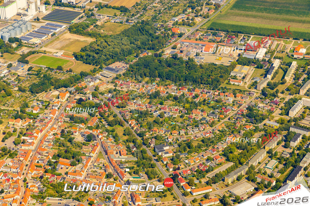 Paul Straube Park Querfurt Bild- Das Luftbild wurde 2025 vom UL-Flugzeug heraus erstellt ( keine Drohne bzw. Drohnenaufnahme ) - Hochauflösende Luftaufnahme -Nicht vergleichbar mit Google Maps oder Satelittenbilder- Die Geschenkidee !Mit Lizenz und Bildrechte bestellbar - CC