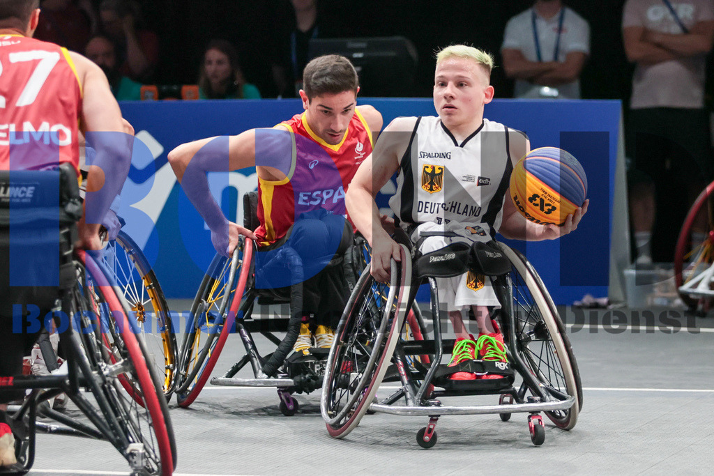 SES_TTG3X320250717-86 | bond - Realisiert mit Pictrs.com