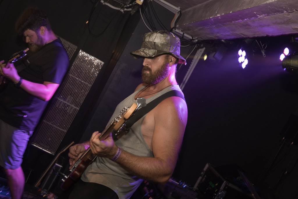 057A3070 | thismomentpictures - Realisiert mit Pictrs.com