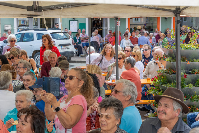 Muttertagsfeier am Hauptplatz in Feldkirchen | Bildershop von pixelworld.at - Realisiert mit Pictrs.com