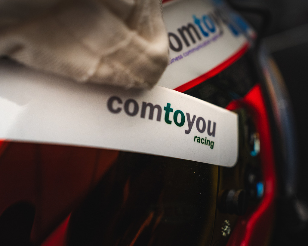 TXO05574 | Exklusive Motorsport-Fotografie aus Leipzig von TXO Media – für Rennfahrer, Teams & Sponsoren. Sausemuth liefert starke Bilder, die Emotion zeigen. Jetzt buchen & glänzen! - Realisiert mit Pictrs.com