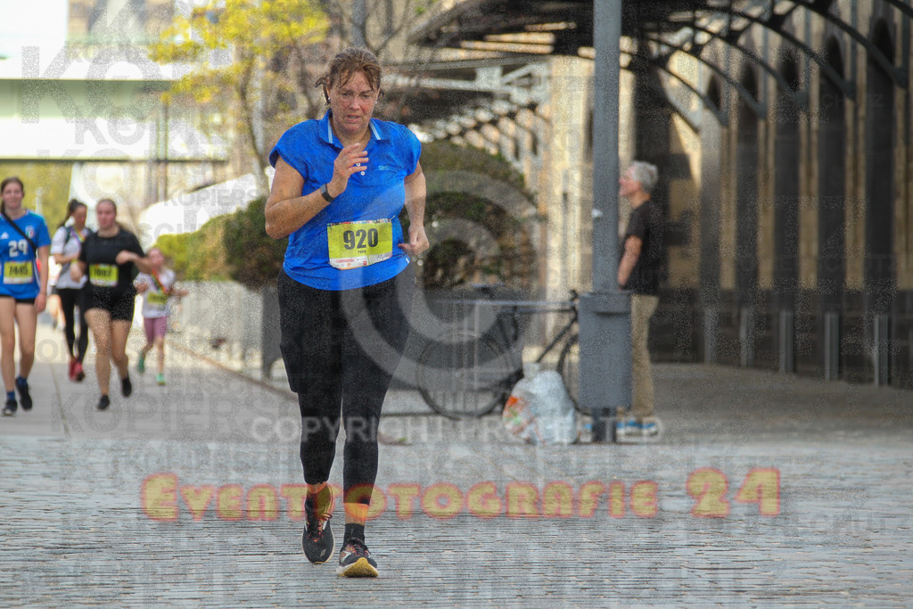 250920_1336_EV4_6264 | Sportfotografie im Rhein-Sieg Kreis, Köln, Bonn, NRW, Rheinland Pfalz, Hessen, etc. Unser Tätigkeitsfeld umfasst den Laufsport vom Volkslauf über den Marathon, Duathlon, Triathon bis zum Ultralauf wie Kölnpfad Ultra oder Schindertrail.