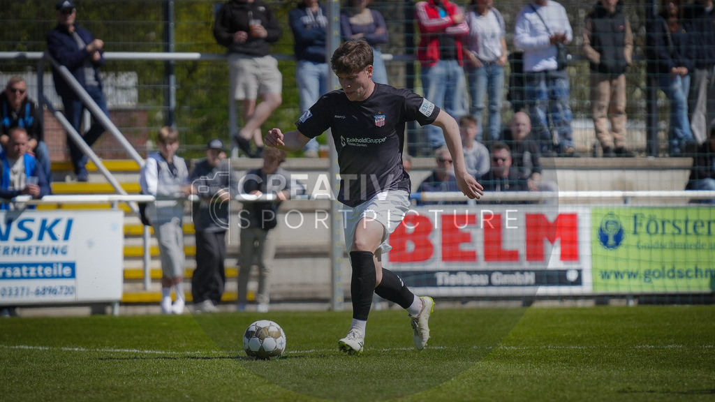 FFußball, Herren, Saison 2025/2026, Regionalliga Nordost, 31. Spieltag, FSV 63 Luckenwalde vs. FSV Zwickau, Sonntag 26.04.2026, Werner-Seelenbinder-Stadion Luckenwalde | Fußball, Herren, Saison 2025/2026, Regionalliga Nordost, 31. Spieltag, FSV 63 Luckenwalde vs. FSV Zwickau, Sonntag 26.04.2026, Werner-Seelenbinder-Stadion Luckenwalde, Im Bild: Kilian Senkbeil (Zwickau) - Realisiert mit Pictrs.com