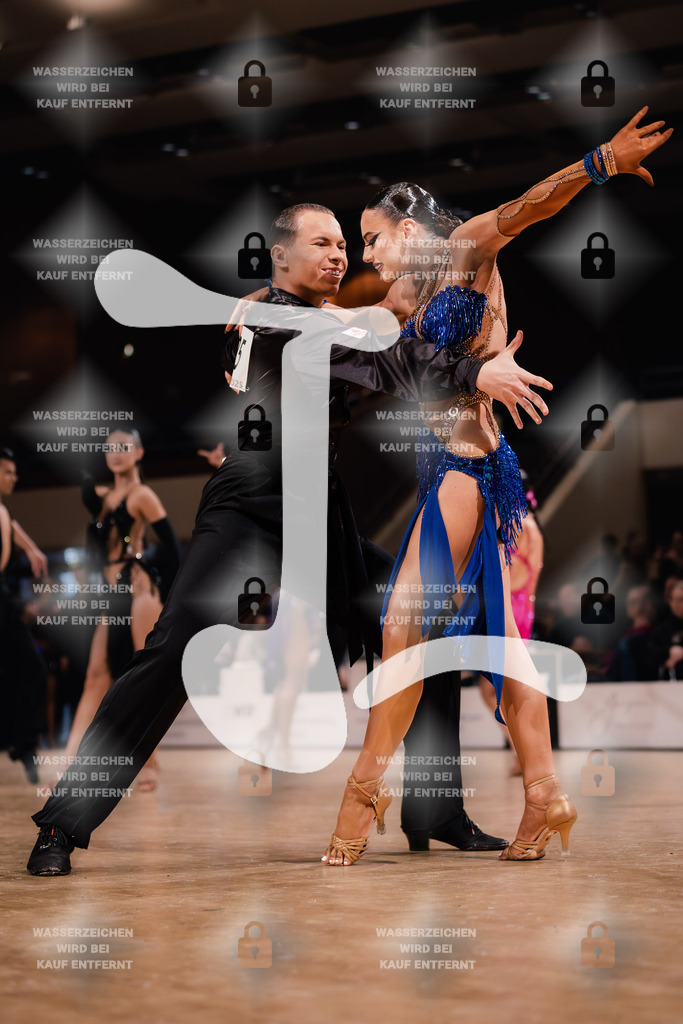 Goldstadtpokal 2025 - WDSF World Open Latin 22nd (25) Maximilian Bier _ Eveline Ishchenko (Schwarz Weiß Club Pforzheim)-2025-01-25-4785 | Webshop for digital downloads and prints of dance sport, event & show photographer Julian Link - Realisiert mit Pictrs.com