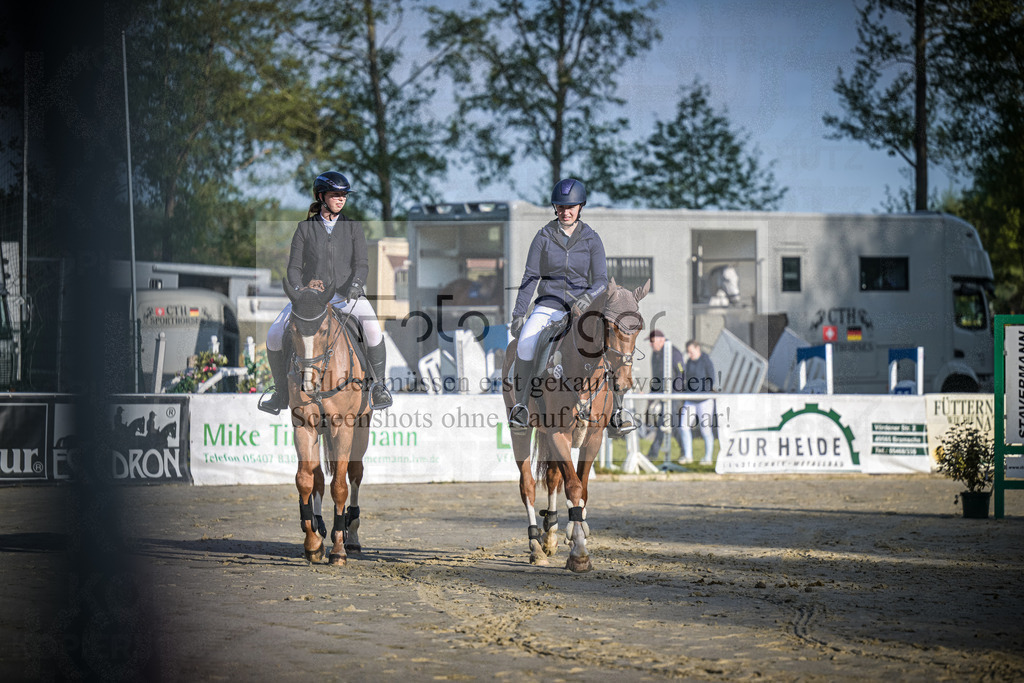 DOS_3614 | Entdecke hochwertige Reitturnierfotos von Foto Oger. Professionell, emotional und authentisch – jetzt Lieblingsmomente im Shop bestellen.Deutschlandweite Turnierfotografie. - Realisiert mit Pictrs.com