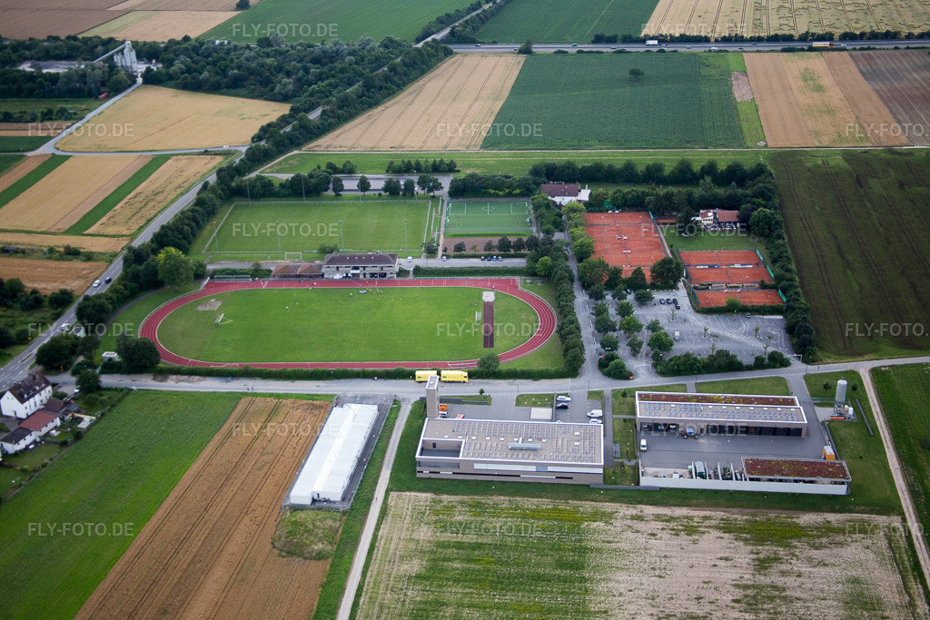 Luftbild: Sportplätze des FV 1922 Leutershausen eV im Ortsteil Leutershausen in Hirschberg im Bundesland Baden-Württemberg in Deutschland. Foto: IMG_090740.jpg vom 04.07.2016 durch Werner Riehm/FLY-FOTO.de
