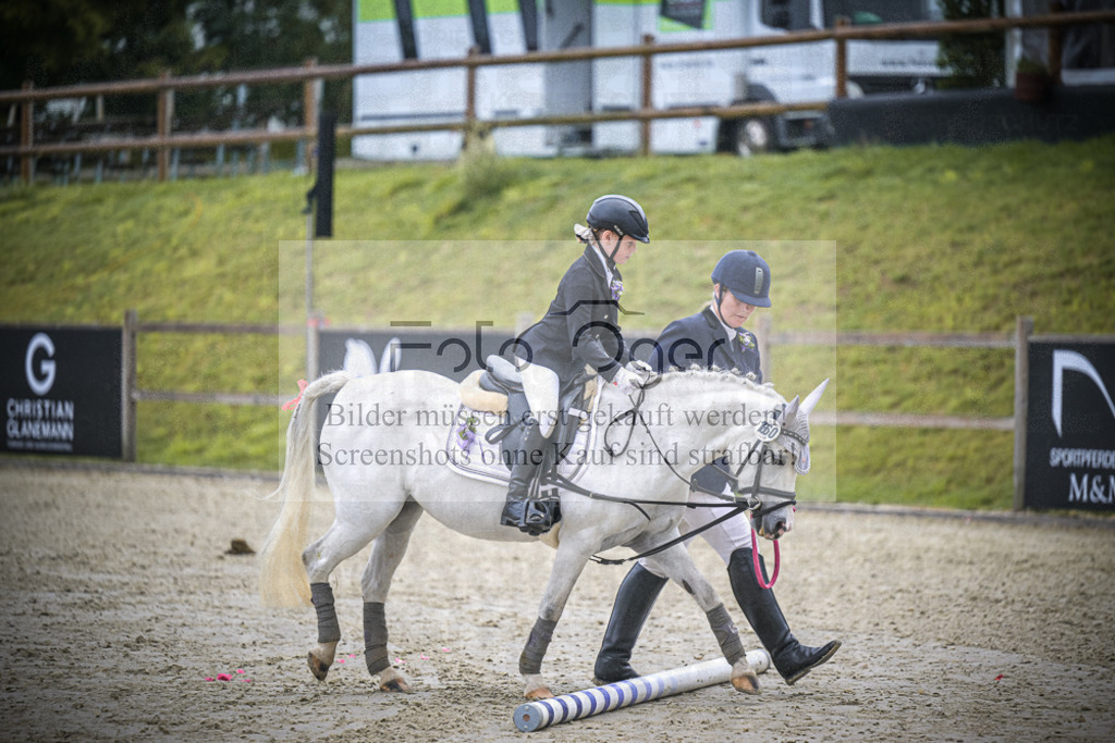 DOS_0207 | Entdecke hochwertige Reitturnierfotos von Foto Oger. Professionell, emotional und authentisch – jetzt Lieblingsmomente im Shop bestellen.Deutschlandweite Turnierfotografie. - Realisiert mit Pictrs.com