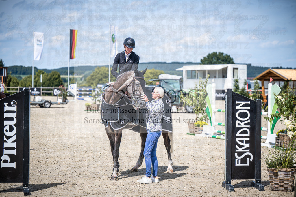 DOS_6634 | Entdecke hochwertige Reitturnierfotos von Foto Oger. Professionell, emotional und authentisch – jetzt Lieblingsmomente im Shop bestellen.Deutschlandweite Turnierfotografie. - Realisiert mit Pictrs.com