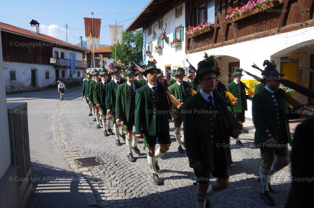 IMGP3418 | fotografiert von Axel PollmannLeonhardi Wallfahrt Benediktbeuern und Murnau, Fronleichnam, Fasching, Landschaft im Loisachtal und Benediktbeuern  - Realisiert mit Pictrs.com