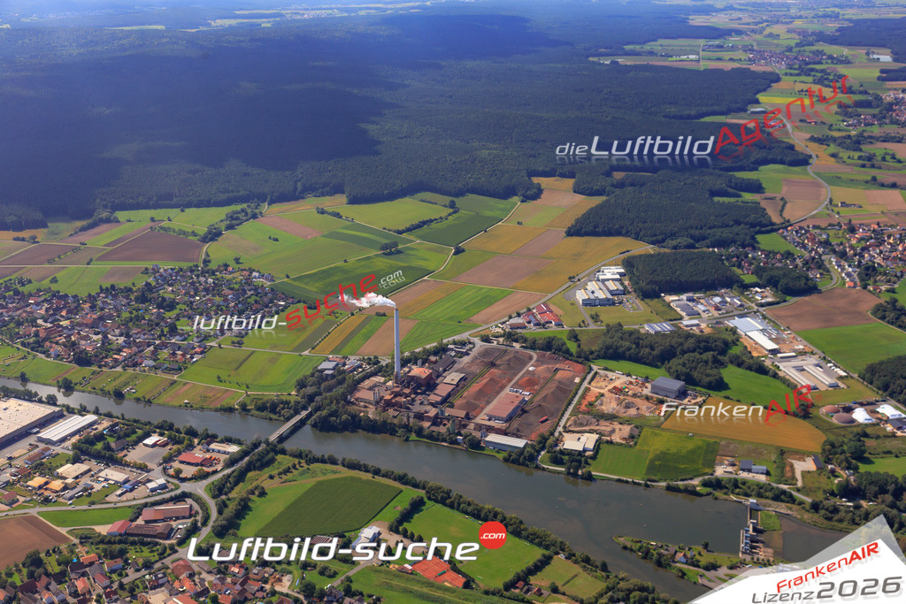 Die Luftaufnahme Schlammersdorf - Hallerndorf wurde 2017 mittels Flugzeug (keine Drohne) erstellt. Perfekte Schärfe und Druck- Auflösung- Garantiert!