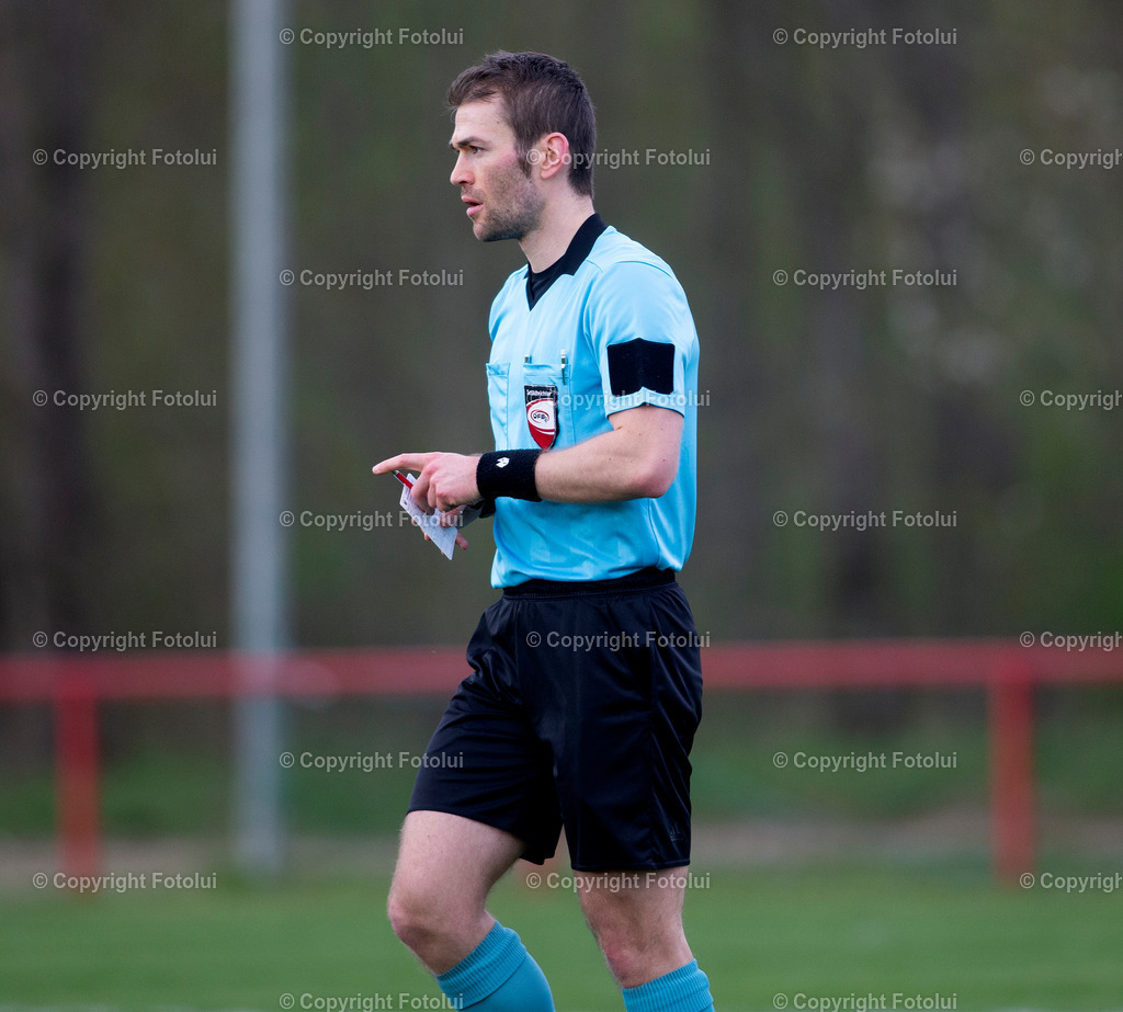 A_LUI_16042022_60 | SPORT,FUSSBALL,LT1 OOE LIGA ASKOE OEDT-SV MICHELDORF 16.04..2022 IM BILD:SCHIEDSRICHTER MARKUS GREINECKER FOTO:FOTOLUI