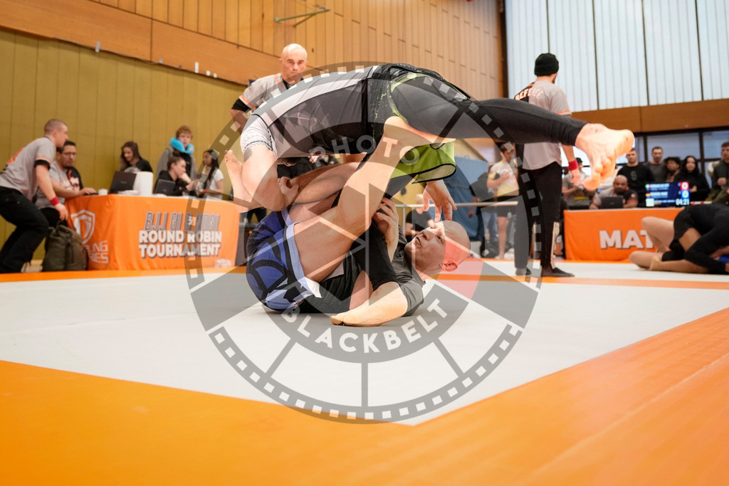20231125PBB6807 | Fighters compete during the Grappling Industries Jiu-jitsu Championship in Berlin, Germany, on November 25, 2023.
