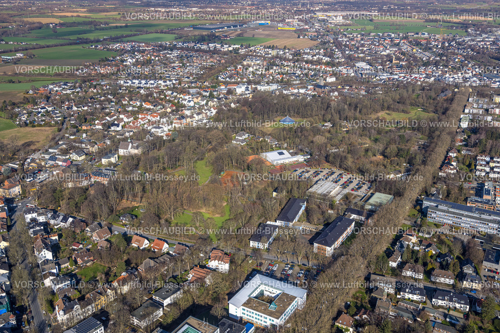 Unna230213135 | Luftbild, Gesundheitsamt, Hellweg Berufskolleg, Märkisches Berufskolleg, Kreissporthallen, Kurpark und Circus Travados, Königsborn, Unna, Ruhrgebiet, Nordrhein-Westfalen, Deutschland