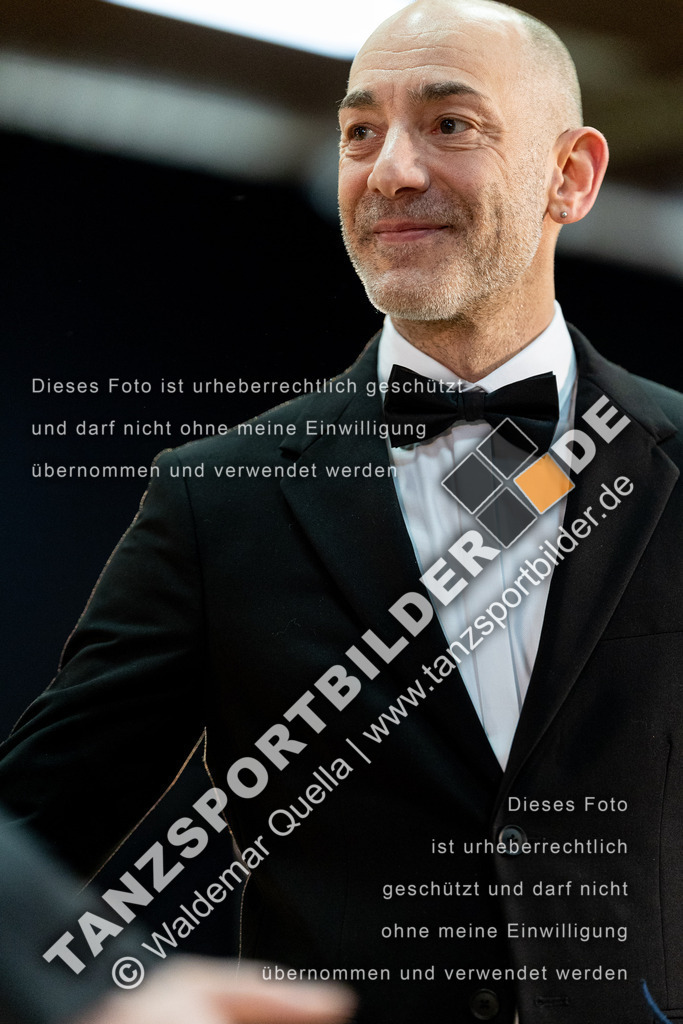 20240120-00262 | Hier finden Sie Tanz Bilder vom Latein und Standard Formationen tanzen. Sportbilder vom Tanzsport. Schöne Fotos und von Weltmeisterschaft, Europameisterschaft, Bundesliga, Regionalliga, Oberliga und Landesliga sowie von GOC Stuttgart, DanceComp, WM Bremen