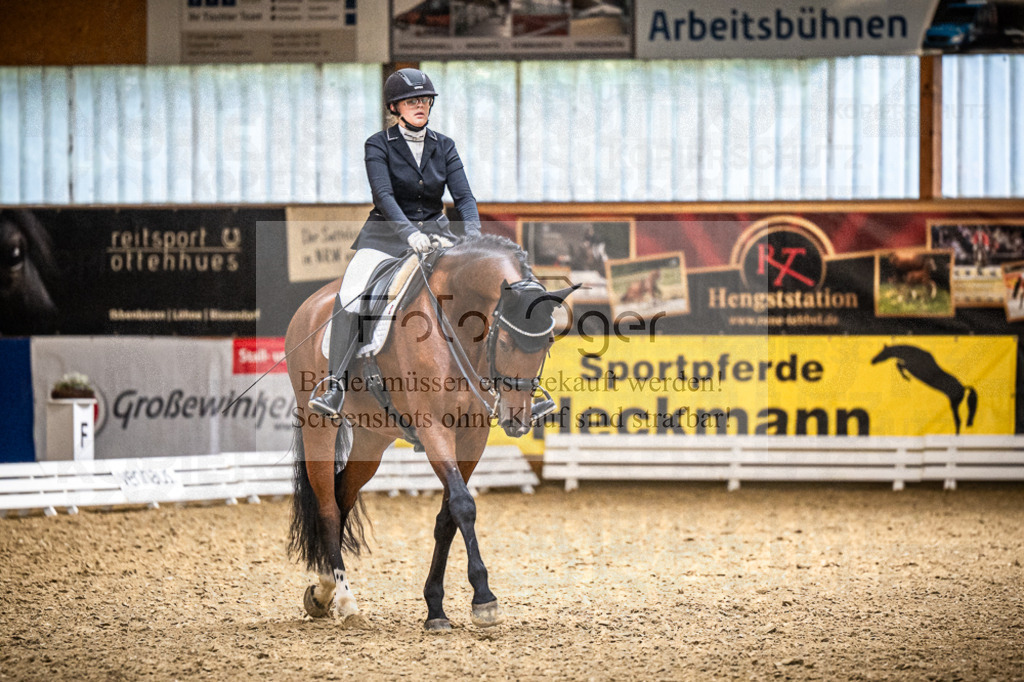 DOS_2004 | Entdecke hochwertige Reitturnierfotos von Foto Oger. Professionell, emotional und authentisch – jetzt Lieblingsmomente im Shop bestellen.Deutschlandweite Turnierfotografie. - Realisiert mit Pictrs.com