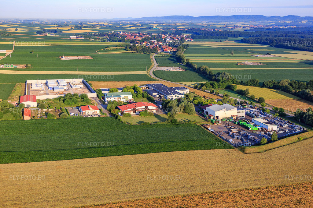 Vue aérienne: ZA Kiesweg à Niederlauterbach dans le département Bas Rhin, France – .Photo: IMG_082898.jpg prise le 26/06/2015 par Werner Riehm/FLY-FOTO.eu – Résolution de l'original: 5472 x 3648 px