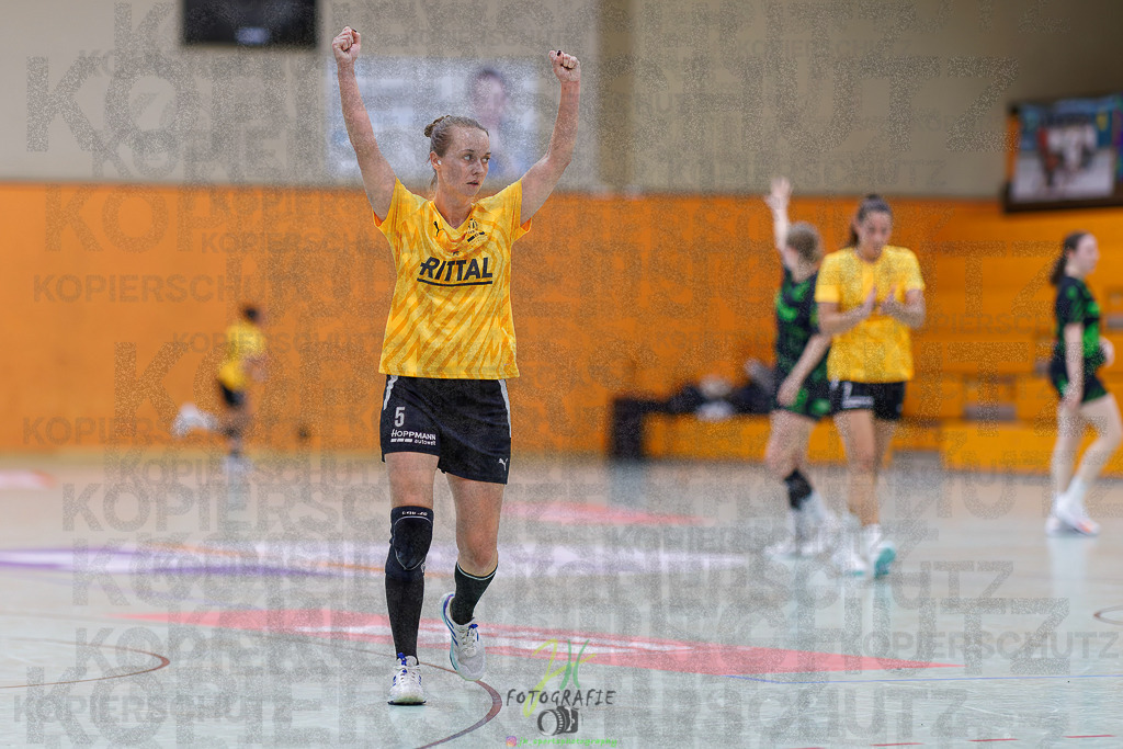 Frauen Oberliga Mitte (HHV); HSG Kleenheim/Langgöns II - HSG Eibelshausen/Ewersbach | Frauen Oberliga Mitte (HHV); HSG Kleenheim/Langgöns II - HSG Eibelshausen/Ewersbach am 01.11.2025 in Oberkleen (Weidig-Halle)Photo © 2025 - Jörg Heinrich - Realisiert mit Pictrs.com