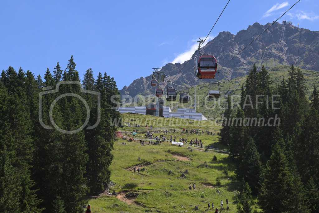 UCI Mountain Bike World Cup Lenzerheide 2022 - Downhill - 9. July 2022 | UCI Mountain Bike World Cup Lenzerheide 2022 - Downhill
Bike Kingdom, Lenzerheide
Bild: Sportfotografie Markus Aeschimann | www.markus-aeschimann.ch - Realisiert mit Pictrs.com