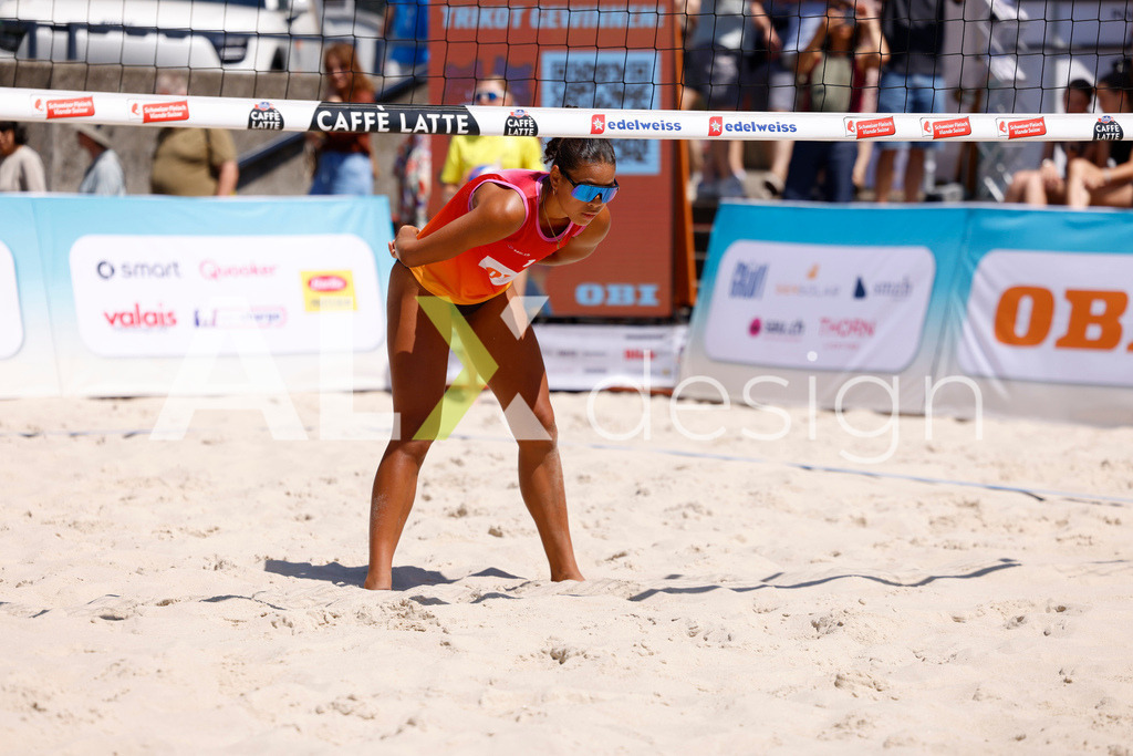 Obi BeachTour 2026 - Basel | BASEL, SWITZERLAND - JULY 18: ELENA CSONTOS (SUI) during the Obi BeachTour 2026 match between CSONTOS / DEECKE (SUI) and WANDELER / STOLZ (SUI) at Barfüsserplatz on July 18, 2026 in Basel, Switzerland. - Realisiert mit Pictrs.com