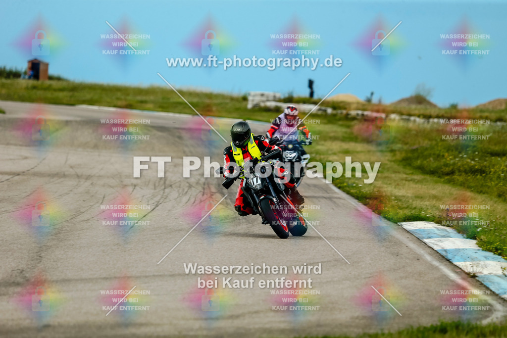 Chambley Juli-3105 | Hier findet Ihr Bilder von Touristenfahrten auf der Nürburgring Nordschleife oder von anderen Veranstaltungen die ich besucht habe. Viel Spass beim Durch Schauen 