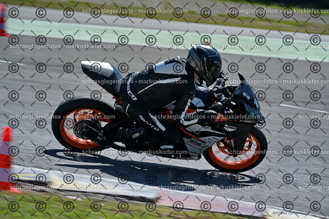 26BT01-0454 | 140 - Realisiert mit Pictrs.com