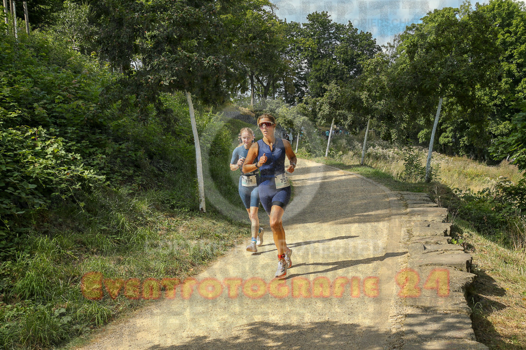 250824_1456_EX1_8122 | Sportfotografie im Rhein-Sieg Kreis, Köln, Bonn, NRW, Rheinland Pfalz, Hessen, etc. Unser Tätigkeitsfeld umfasst den Laufsport vom Volkslauf über den Marathon, Duathlon, Triathon bis zum Ultralauf wie Kölnpfad Ultra oder Schindertrail.