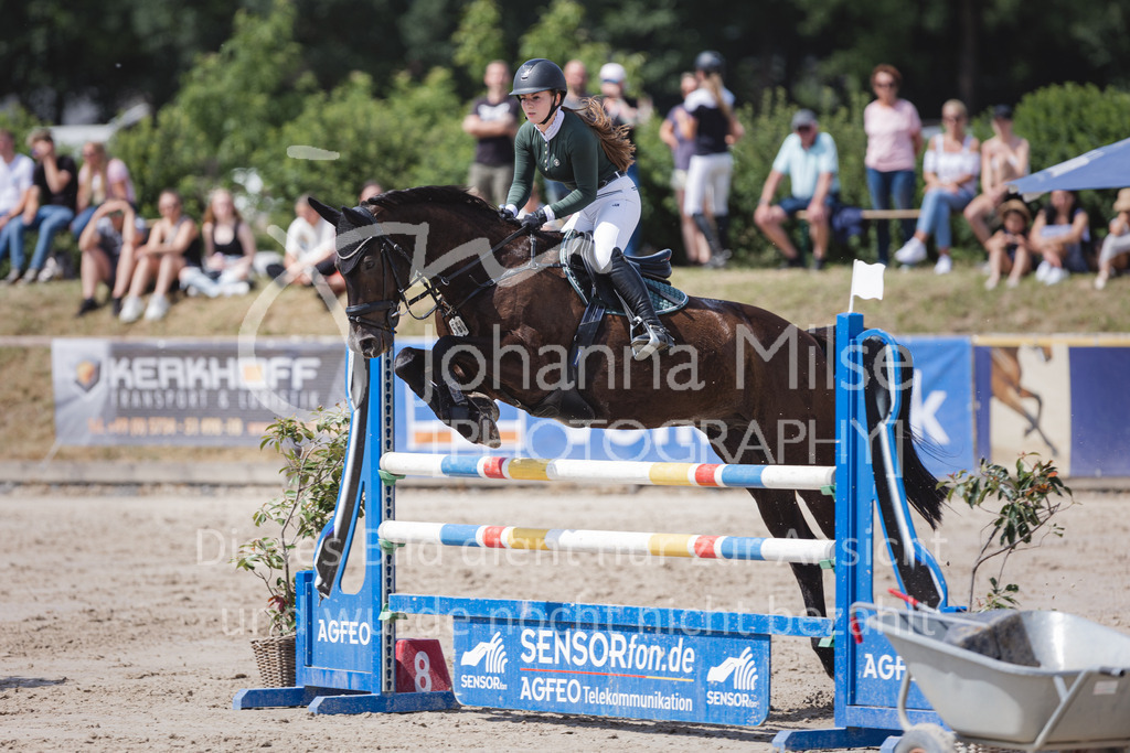 220612_LüPfSpTa_Punkte-L-558 | Lützower Pferdesporttage
Punktespringprüfung Kl.L mit Joker geschlossen
12.06.2022