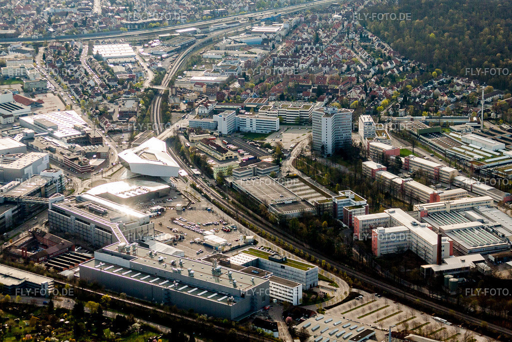 Industrie- Denkmal der stillgelegten technischen Anlagen und  Porsche Museum in Zuffenhausen | Luftbild: Industrie- Denkmal der stillgelegten technischen Anlagen und  Porsche Museum in Zuffenhausen im Ortsteil Zuffenhausen in Stuttgart im Bundesland Baden-Württemberg in Deutschland. Foto: IMG_39232.jpg vom 03.04.2011 durch Werner Riehm/FLY-FOTO.de - Realisiert mit Pictrs.com