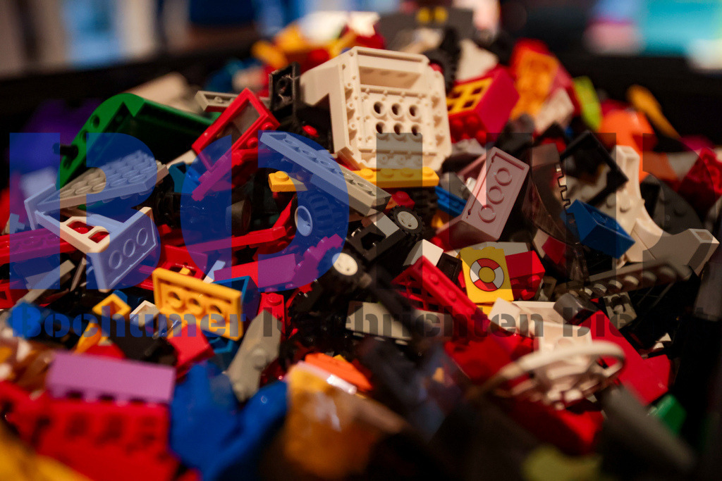  18.11.2023 - 
 | Sebastian Sendlak / Bochumer Nachrichtendienst (BOND) - Bunte Steine Bochum - Realisiert mit Pictrs.com